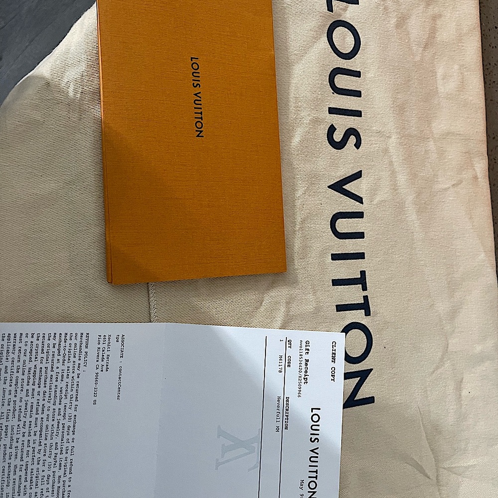 Louis Vuitton Neverfull MM Monogram Tote Bag
